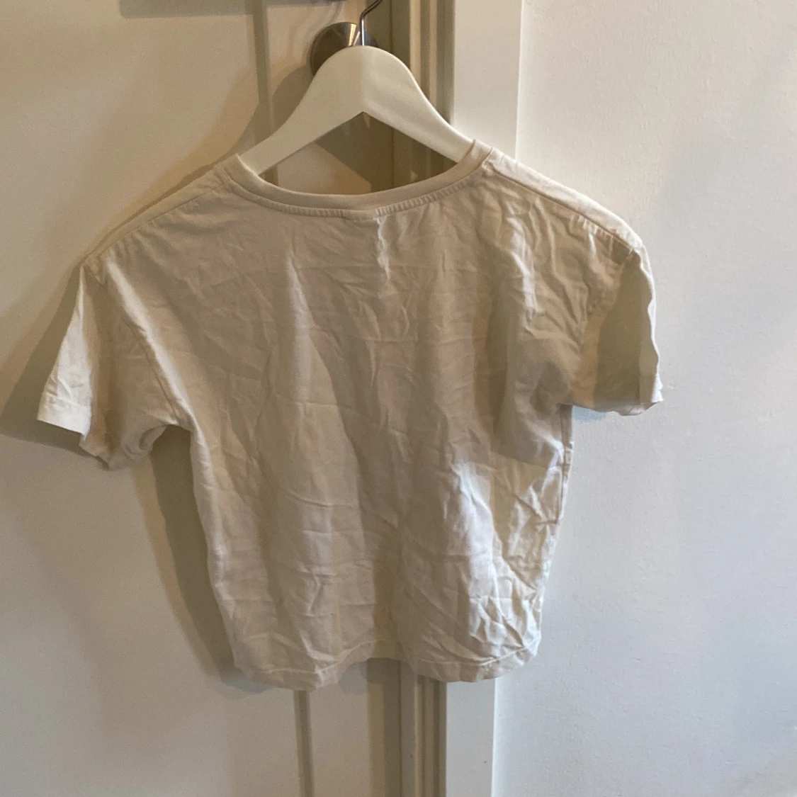 Vit t-shirt med hästmotiv från Lindex - 1