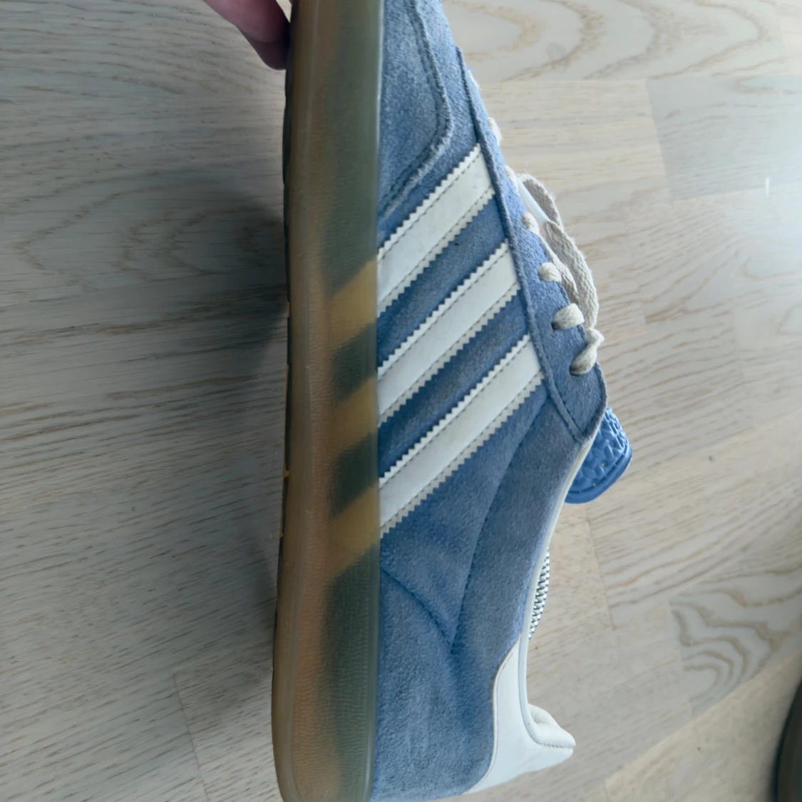 Adidas Samba i ljusblå mocka