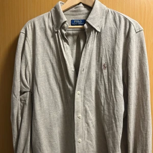 Beige skjorta ralph lauren - Storlek M, passar om du är ca 1.79-186 