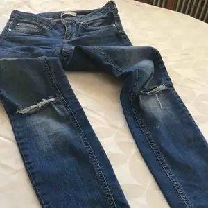 Den perfecta Jeans i strl 36 Midja 69/70 cm Längd 90 cm Innerbenslängd 68cm