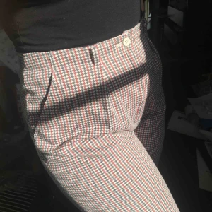  - Härliga rutiga kostymbyxor i lite tjockare material, perfekt till hösten!!🍁 pris kan diskuteras, frakt tillkommer på 63 kr☺️