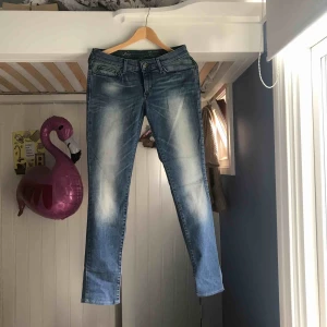  - Levis demi curve st 27, stretch tyg, hämta i Majorna eller jag kan skicka 
