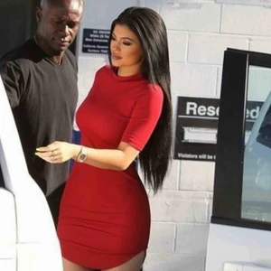  - skitsnygg röd klänning ❣️ köparen står för frakt 