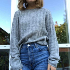  - Supermysig ribbstickad tröja! Inte alls stickig!! Gratis frakt;) kan även hämtas upp i Trollhättan