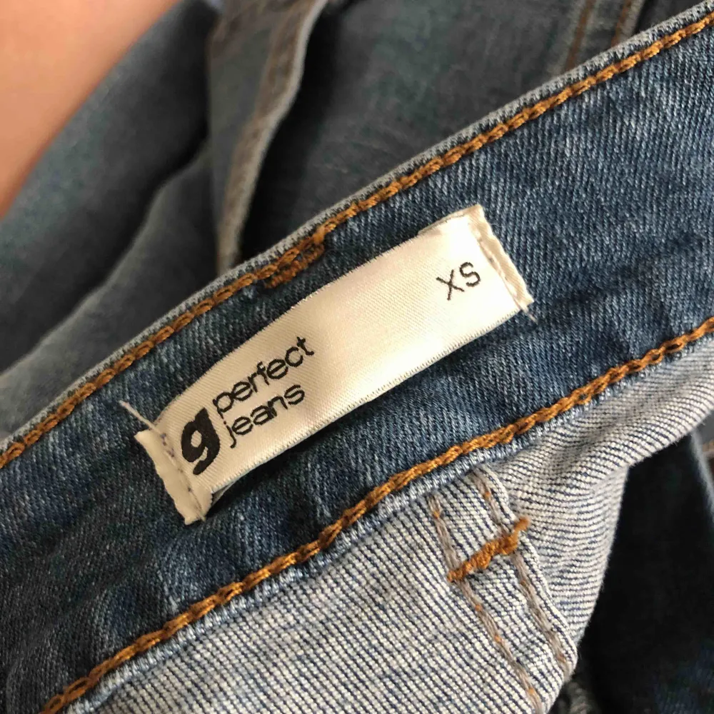Bootcat jeans från Gina i XS. Aldrig använt dom endast testade. Ny pris 500-600kr mitt pris 150kr. Köparen står för frakten. Jeans & Byxor.