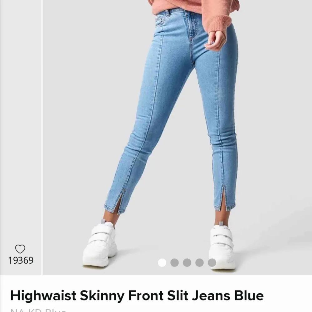 Oanvända jeans från NAKD, såå fina! Tycker dock inte att de är fina på mig & det är därför de aldrig använts. Kostar om jag minns rätt runt 400-500?. Jeans & Byxor.