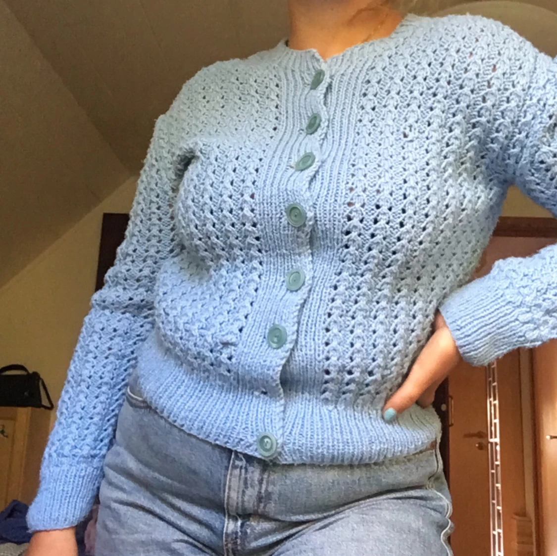 Stickad ljusblå tröja - 91