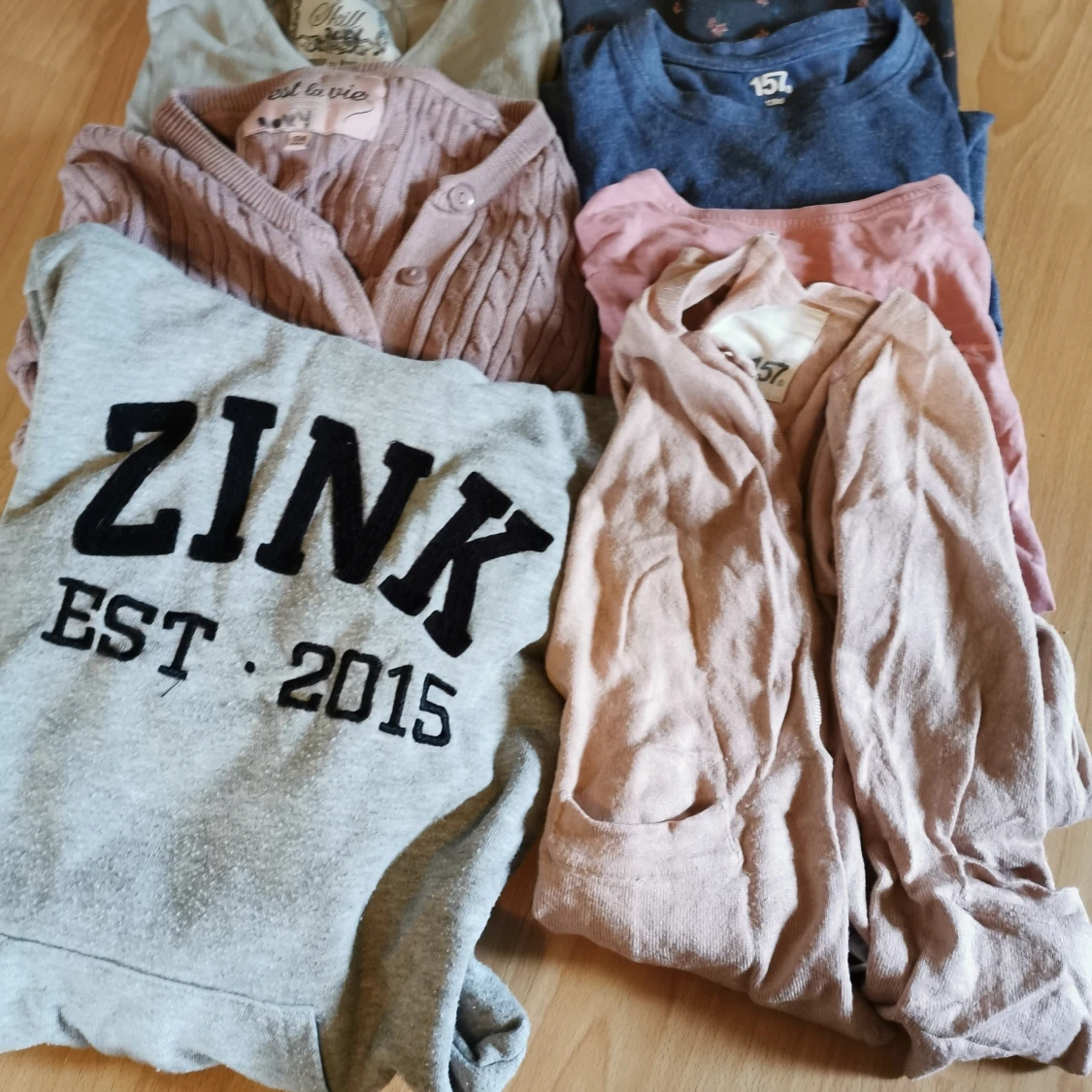 Tjejkläder strl 134/140