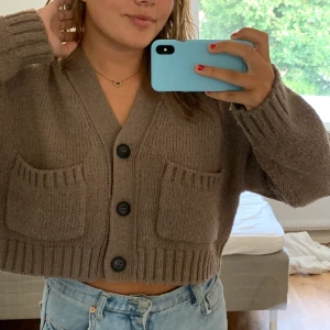 Zara tröja - Superfin stickad tröja från zara, nypris 400kr. Köparen står för frakt (63kr) 🧡