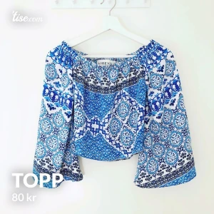 Off shoulder topp - Snygg off shoulder topp från Ivyrevel, endast använd en gång! Storlek 34. Frakt på 44kr tillkommer 📦