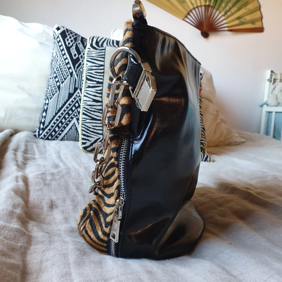 Tigermönstrad bucketväska - 90