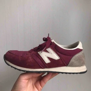 - Jättefina New Balance i bra skick, inte använda mycket. 
