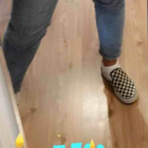  - rutiga vans som är använda men inte jätte utslitna🇯🇲🇯🇲