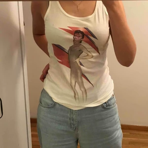  - Såå cool david bowie linne! Älskar den