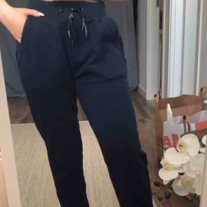  - As sköna mjukisar från peak! Lite tajtare ner till men pösiga upptill💞