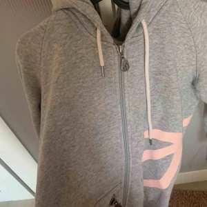  - Tröja jätte mysig.☺️