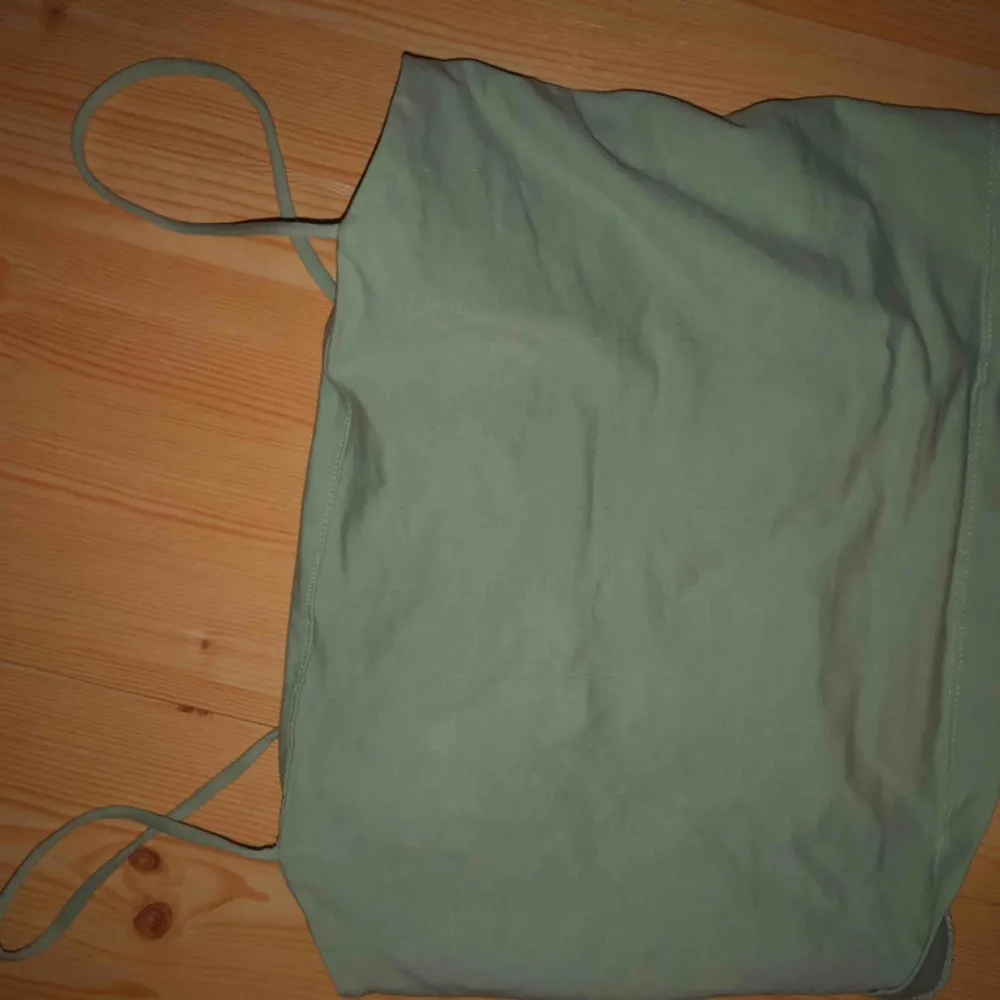 Tröja 1: SÅLD•cool tshirt från zara strl s/m?! Passar både! 50 kr •linne från Gina strl m, Passar s!50 kr. Yläosat.