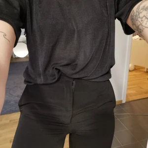 Kostymbyxor  - frakt tillkommer. Skickas inom 5 dagar efter mottagen betalning 