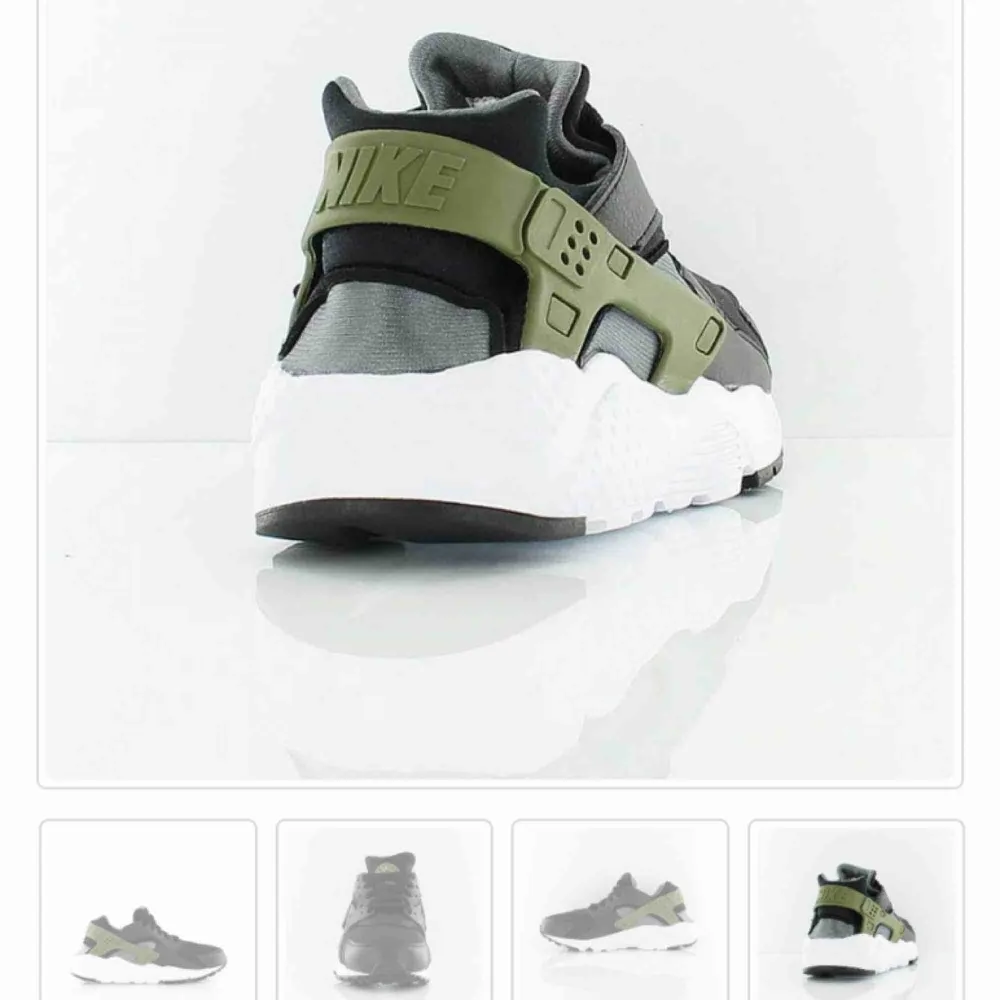 Ett par superfina Nike Huarache skor i färgen black/palm green white. Dessa var köpta på affären Snipes i Tyskland för 1000kr. Använda ungefär 5-6 gånger så de är i perfekt skick! kan fraktas + 59kr🥰. Skor.