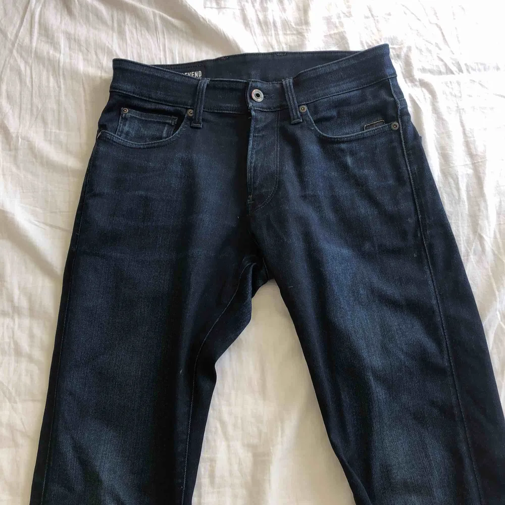 Mörkblåa jeans från G star, kollektion REVEND i superslim. Jeans & Byxor.