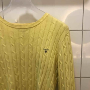  - Ganttröja nypris 1300kr säljer för 200. Passar även S. 