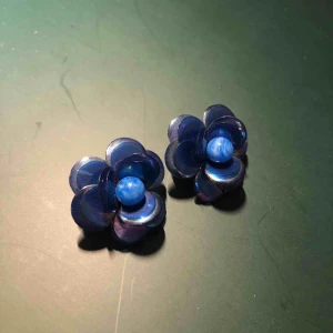  - Superfina, gulliga och unika örhängen