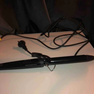  - Locktång från Björn Axén, i modellen tools touch curler 25 mm. Asbra, men inte kommit till så mycket användning Pga att ja har en annan! Nypris 699⭐️⚡️