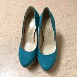  -  🌟 Superfina klackar från ett grekiskt märke. Storlek 36. Kan mötas upp i Helsingborg eller skickas mot en fraktkostnad 📮 