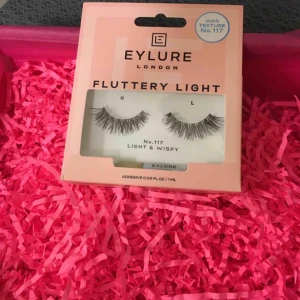  - Oanvända fransar + lim.