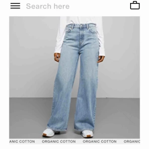  - Säljer ett par ljusblåa Ace jeans från weekday i storleken 28/30. De är i jätte bra skick och använda ett fåtal gånger, men säljer för att de har blivit lite försmå på mig. Köptes för 500kr. Hör av er för mer info💕