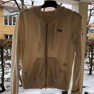  - Odd molly huvtröjor. Fint skick!! Färgen gör sig rättvis på de två sista bilderna.