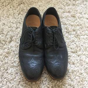 Vintage look, handmade leather shoes 