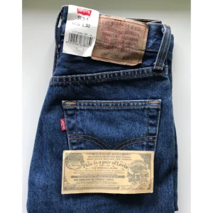  - Helt nya, jättefina Levis 534, köpte de här på plick men säljer vidare då de var för småa. Betalning sker via swish och köparen står för frakten.