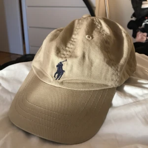  - Keps från Ralph Lauren. Väldigt bra skick. Köparen står för frakt! 