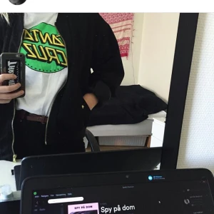  - T-shirt från santa Cruz, ungdomsstorlek men sitter som S/XS :) Frakt inkl *se profilbeskrivning*