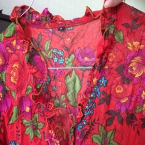 Vintage blommig kort klänning! Använd en gång 🌺