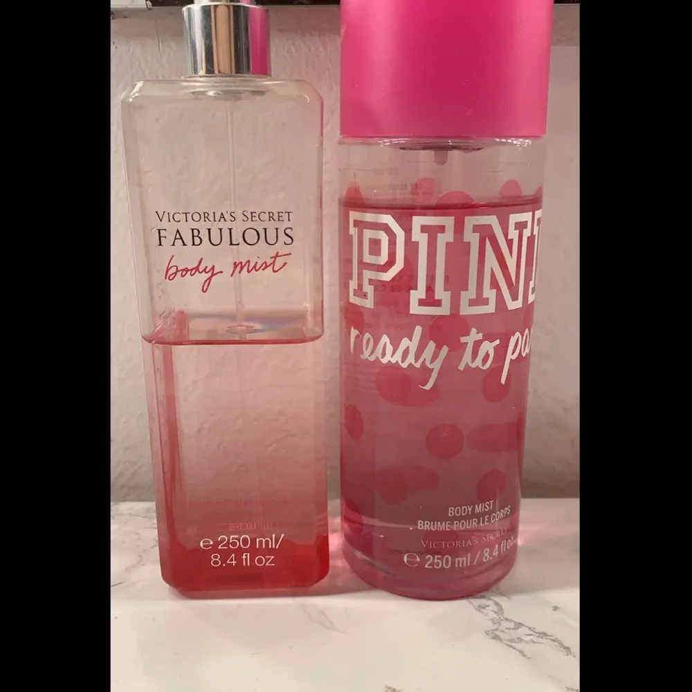 parfym från victoria secret. säljer båda för 35kr st. Accessoarer.