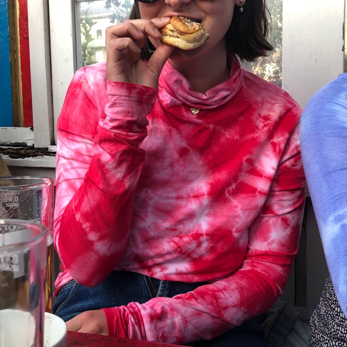 Långärmad polo i rosa batik 