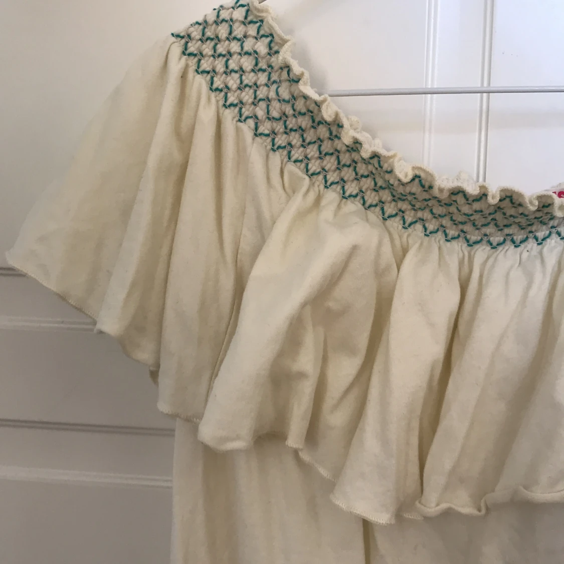 Mjuk off shoulder-blus - 90