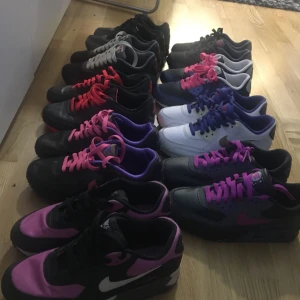  - Säljer mina Nike Air max 90 i storlek 38 4 par är aldrig använda och de andra är använda endast en eller två gånger! Super fint skick!  Helt oanvända 500kr  Använda 350kr 