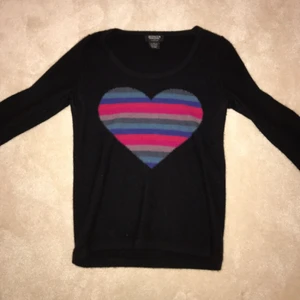  - Fantastiskt söt CASHMERETRÖJA från Sonia Rykiel. Väldigt bra pris för en från början väldigt dyr tröja. Den är medium men skulle snarare säga small:)