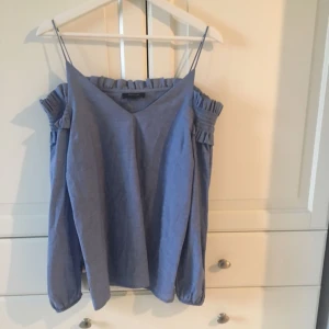  - Fin tröja från river Island. Sparsamt använd och i fint skick