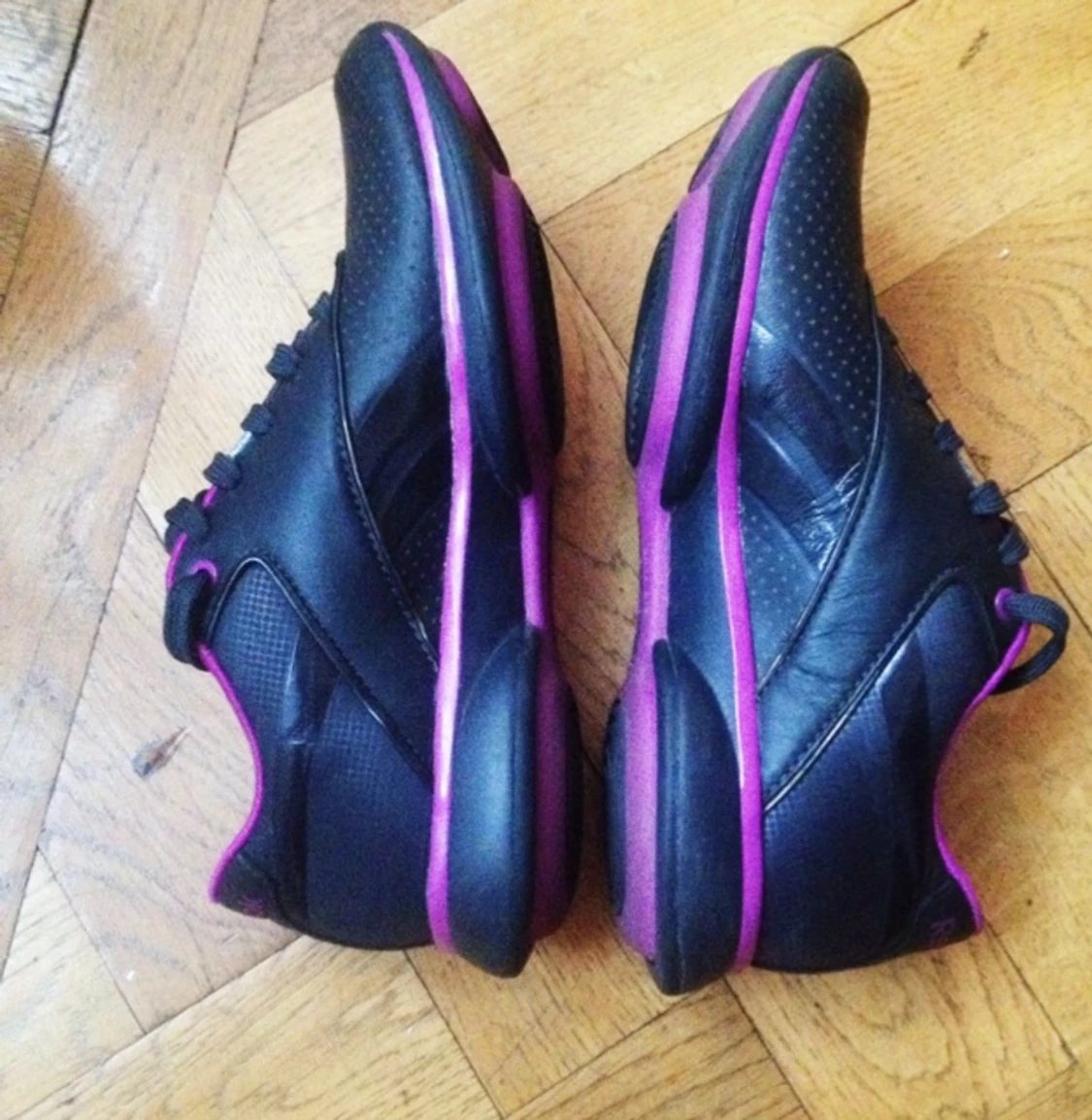 Reebok Easytone: använda 1-2 ggr, säljes pga fel storlek. Nypris 1299kr - 1385118739