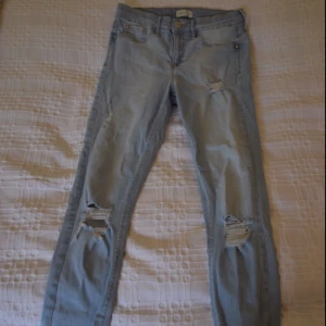  - Jeans från river Island ! Skriv om du är intresserad! 😊