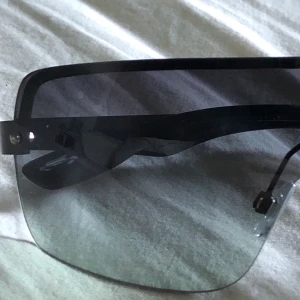 Solglajjor - Snygga trendiga solglajjor. Har inte kommit til användning därav säljer jag. Skriv privat för mer bilder💗