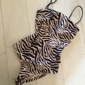 Zebra print baddräkt - Använd en gång endast, nyskick