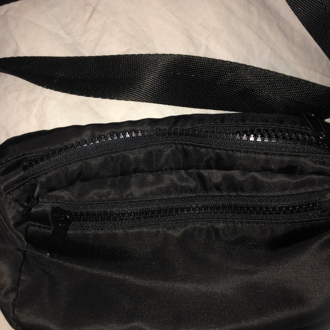 Svart magväska - 90