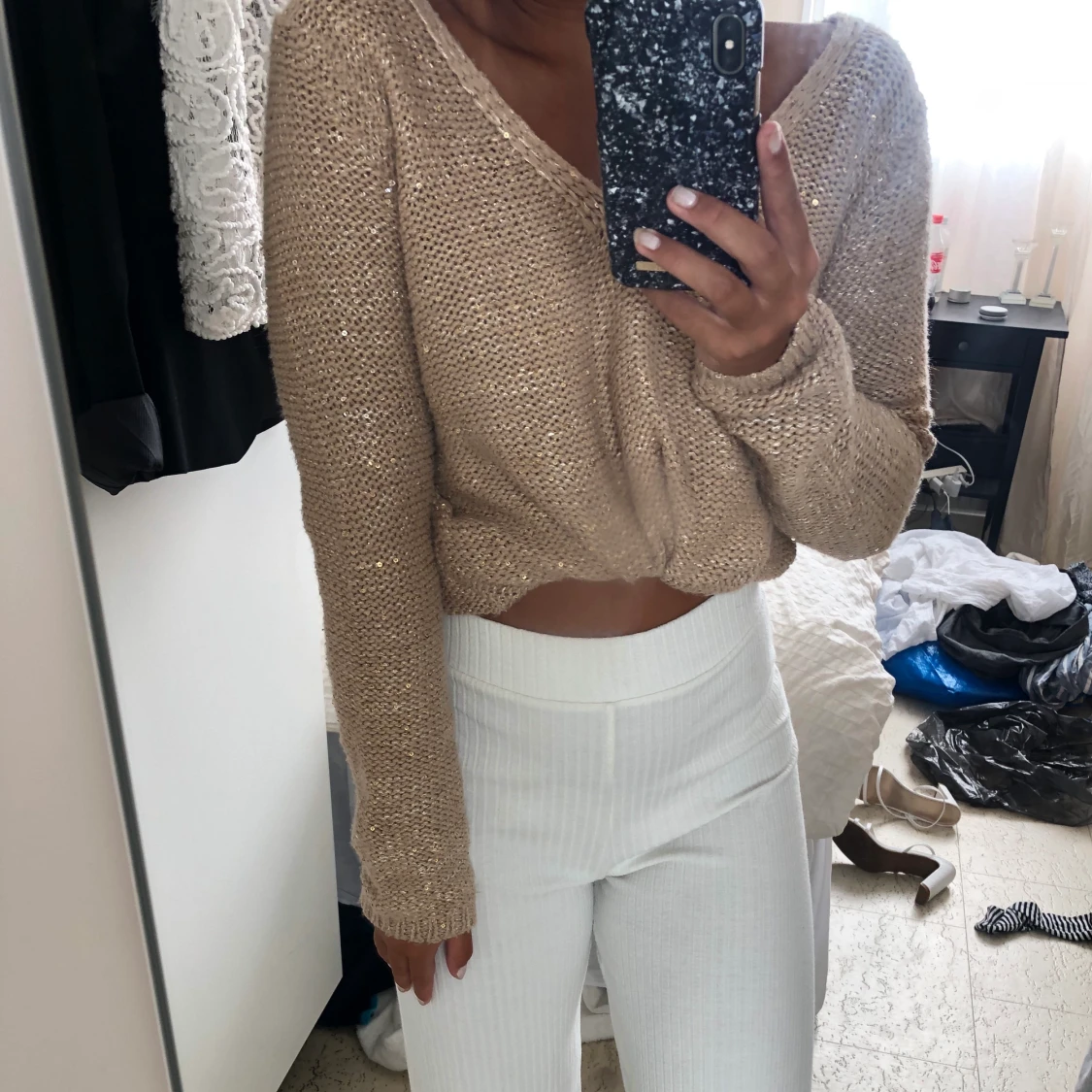Snygg guldig stickad tröja🤍 - 90