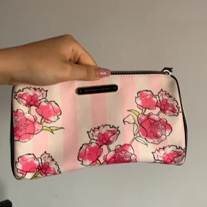 Victoria’s Secret  - Necessär Victoria’s Secret använd 