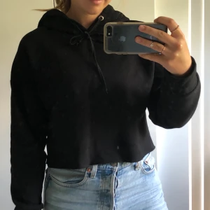 Svart hoodie - Fint skick, 120kr inklusive frakt